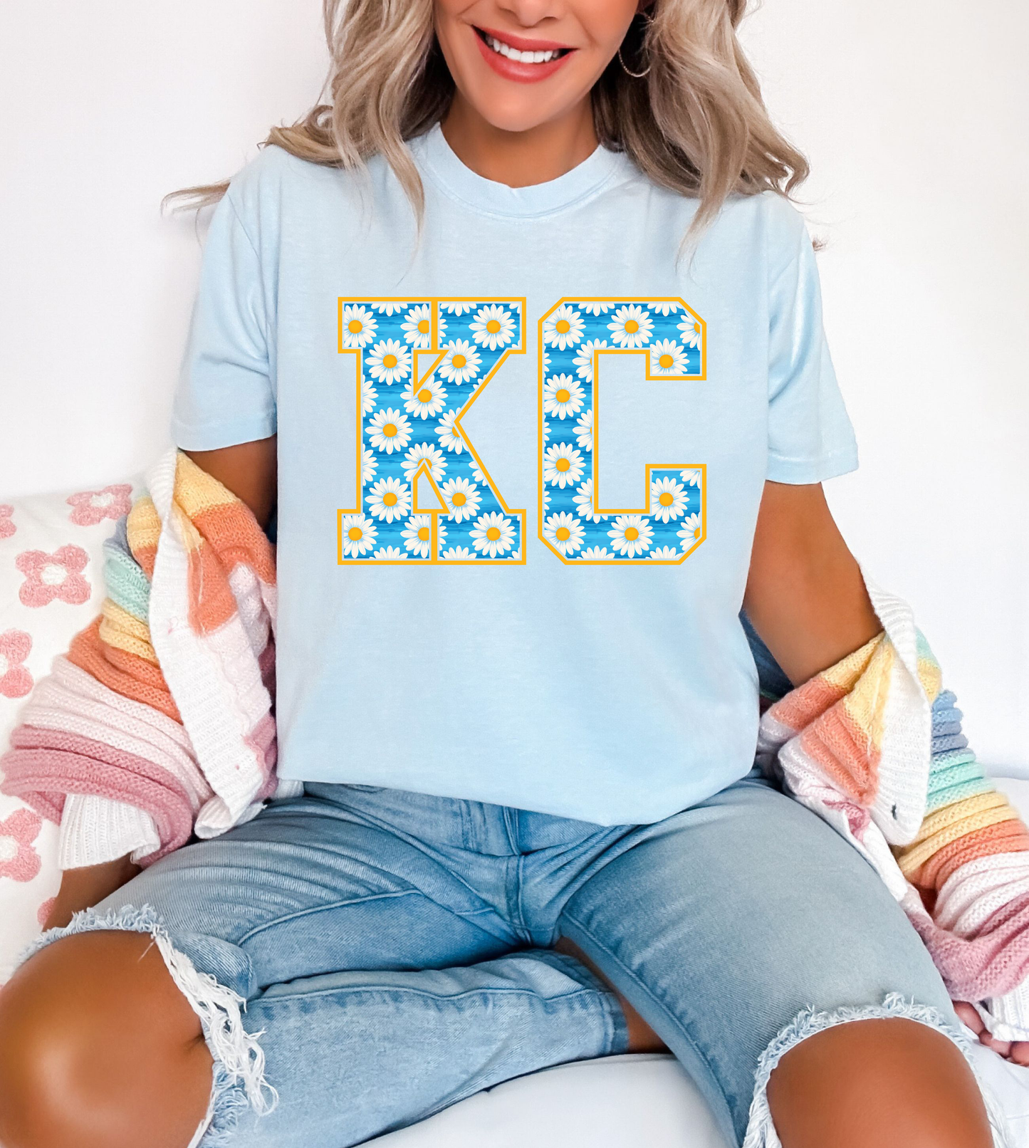 Blue Daisy KC Gold Outline Chambray Tee