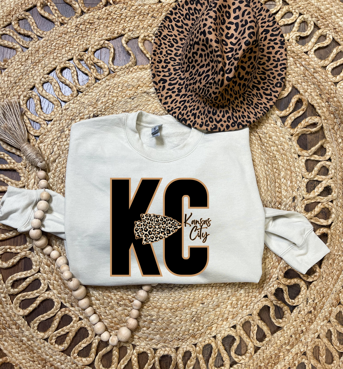 Horizontal Leopard Arrowhead KC Sand Sweatshirt