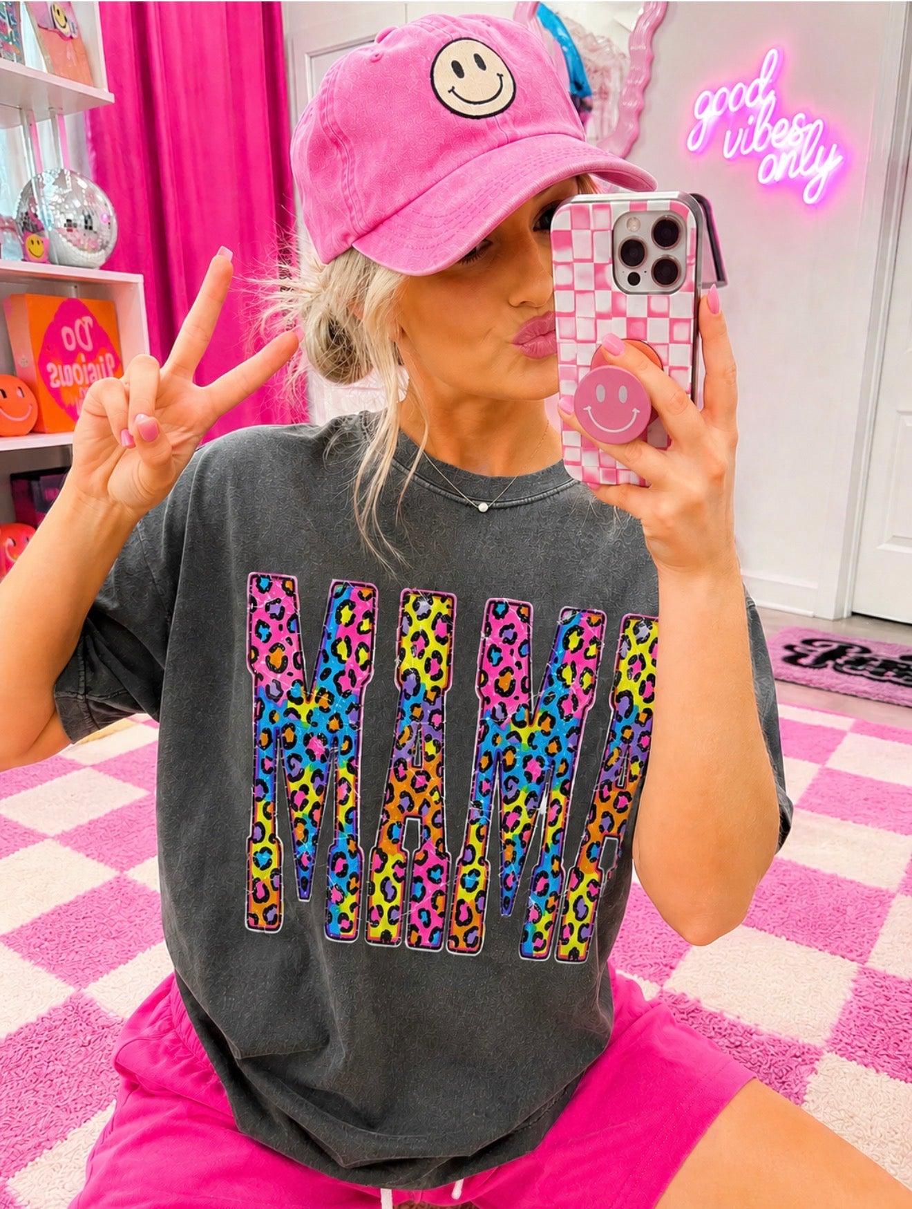 Colorful Distressed Retro MAMA Pepper Tee