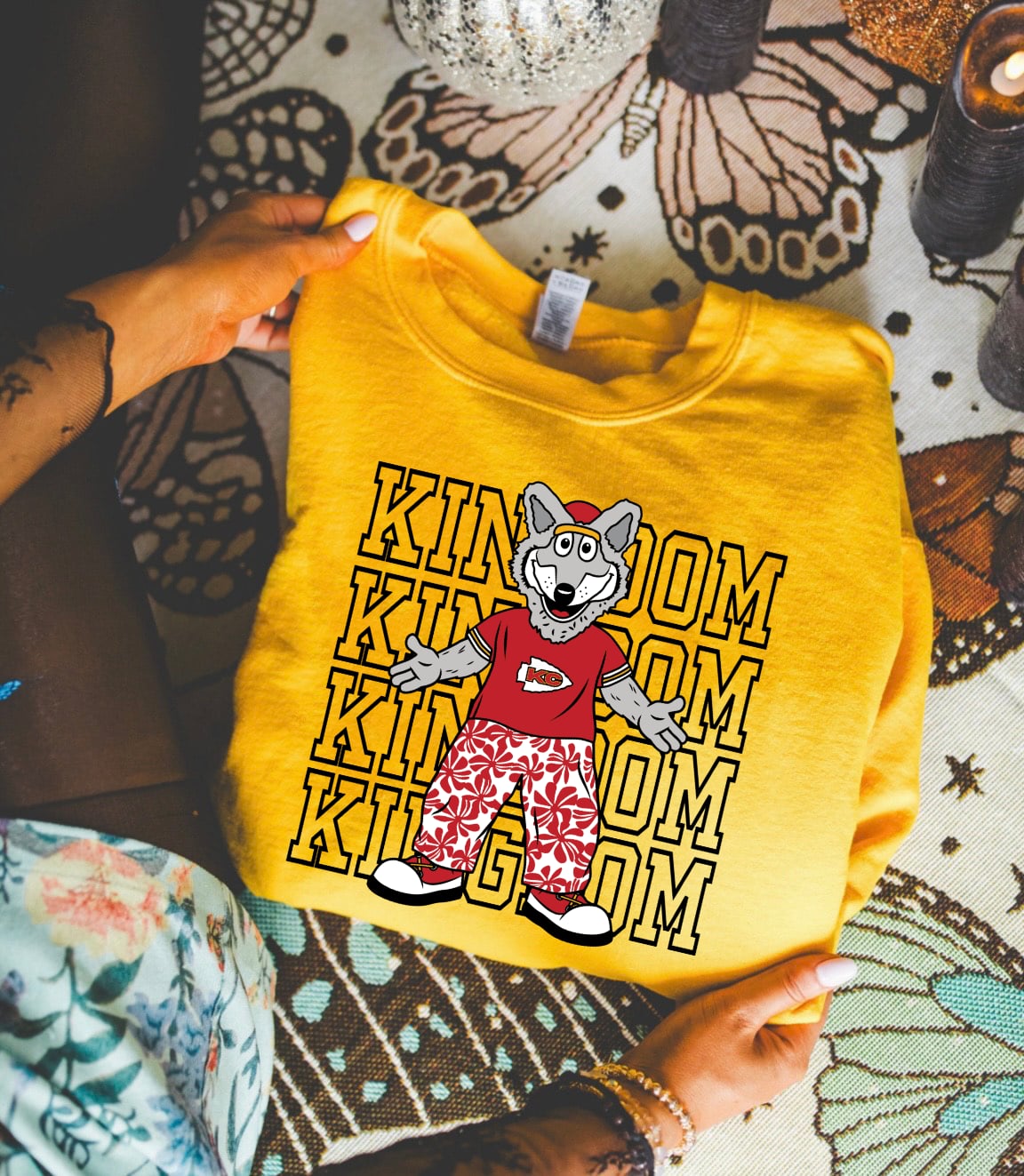 Wolf Black Kingdom Repeat Gold Sweatshirt