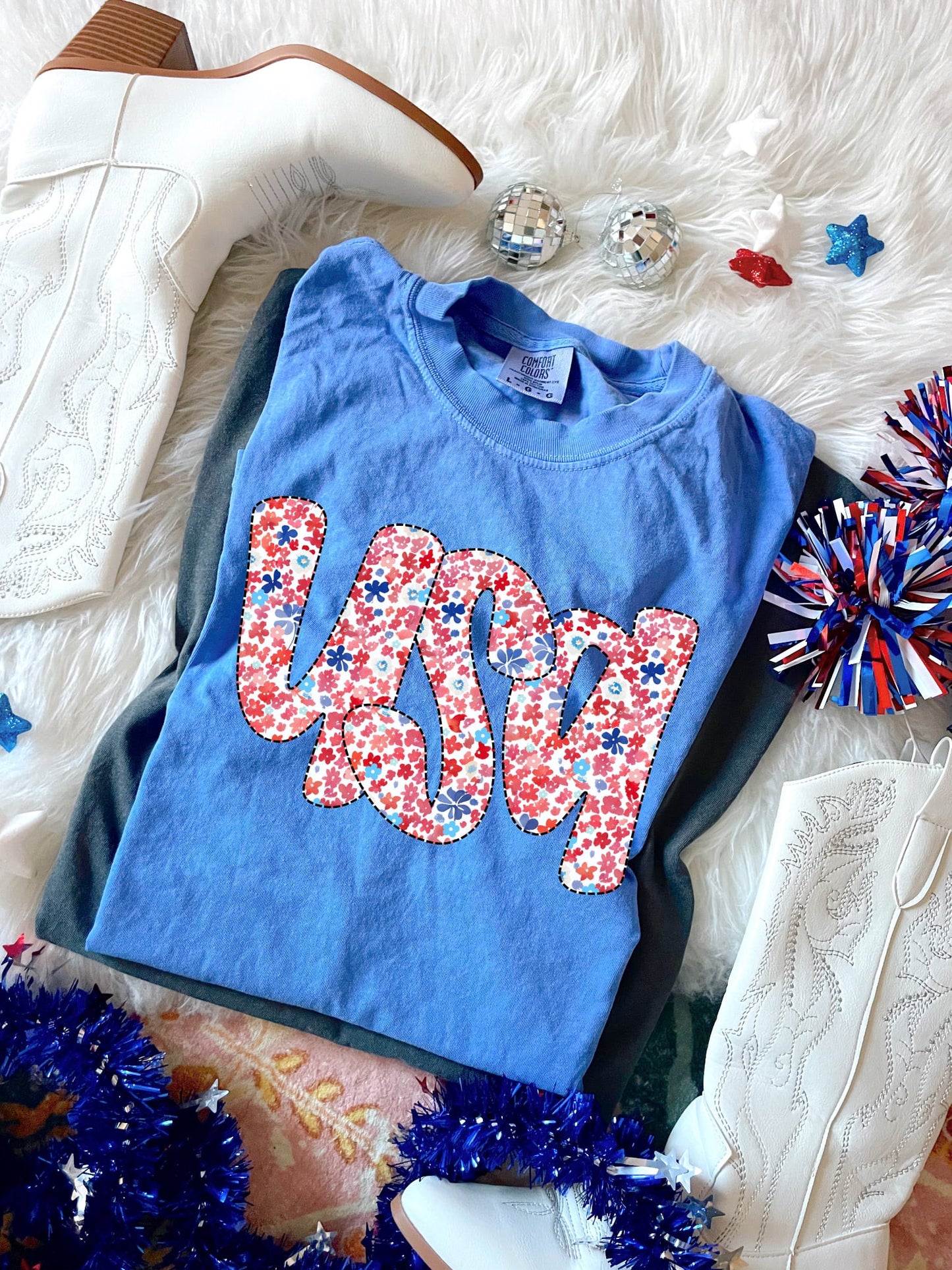 Red White Blue USA Daisies Flo Blue Tee