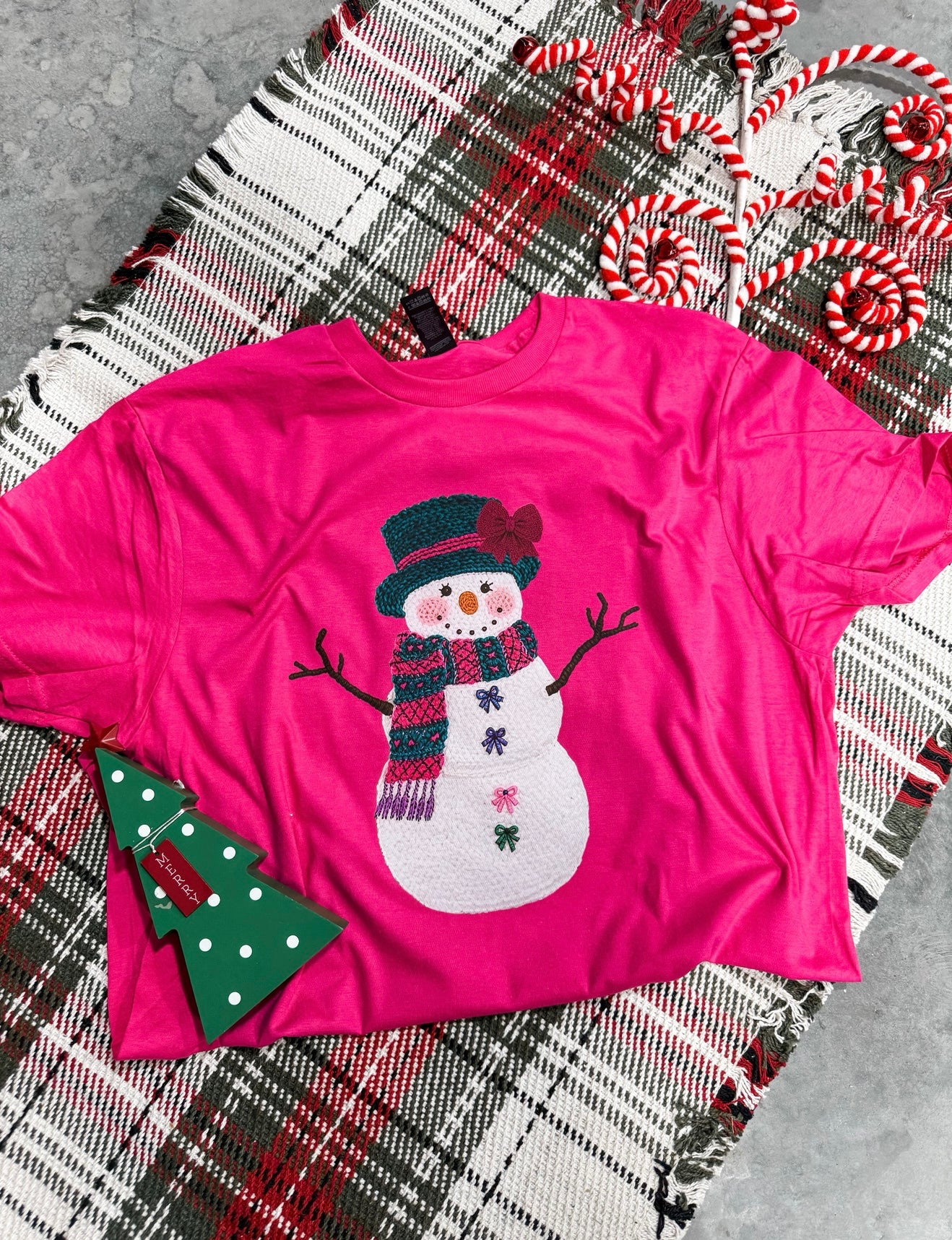 **CHRISTMAS IN JULY** Trendy Snowman Heliconia Short Sleeve T-shirt