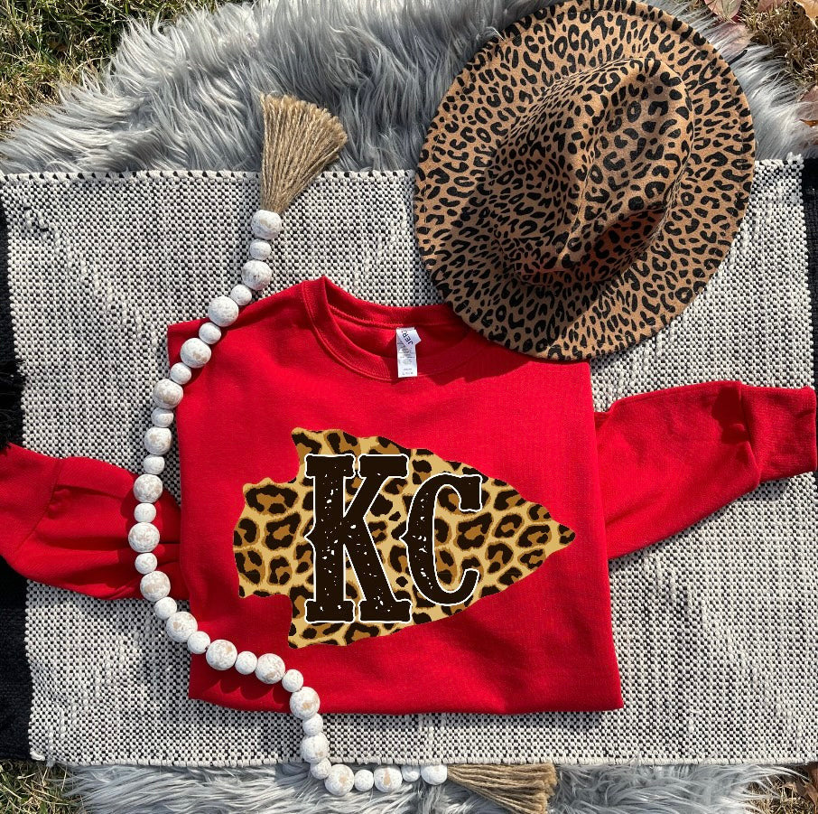 **HALFTIME DEAL** Retro KC Leopard Arrowhead Red Sweatshirt