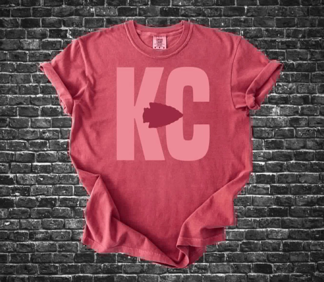 **HALFTIME DEAL** Vintage KC Arrow Design Crimson Tee