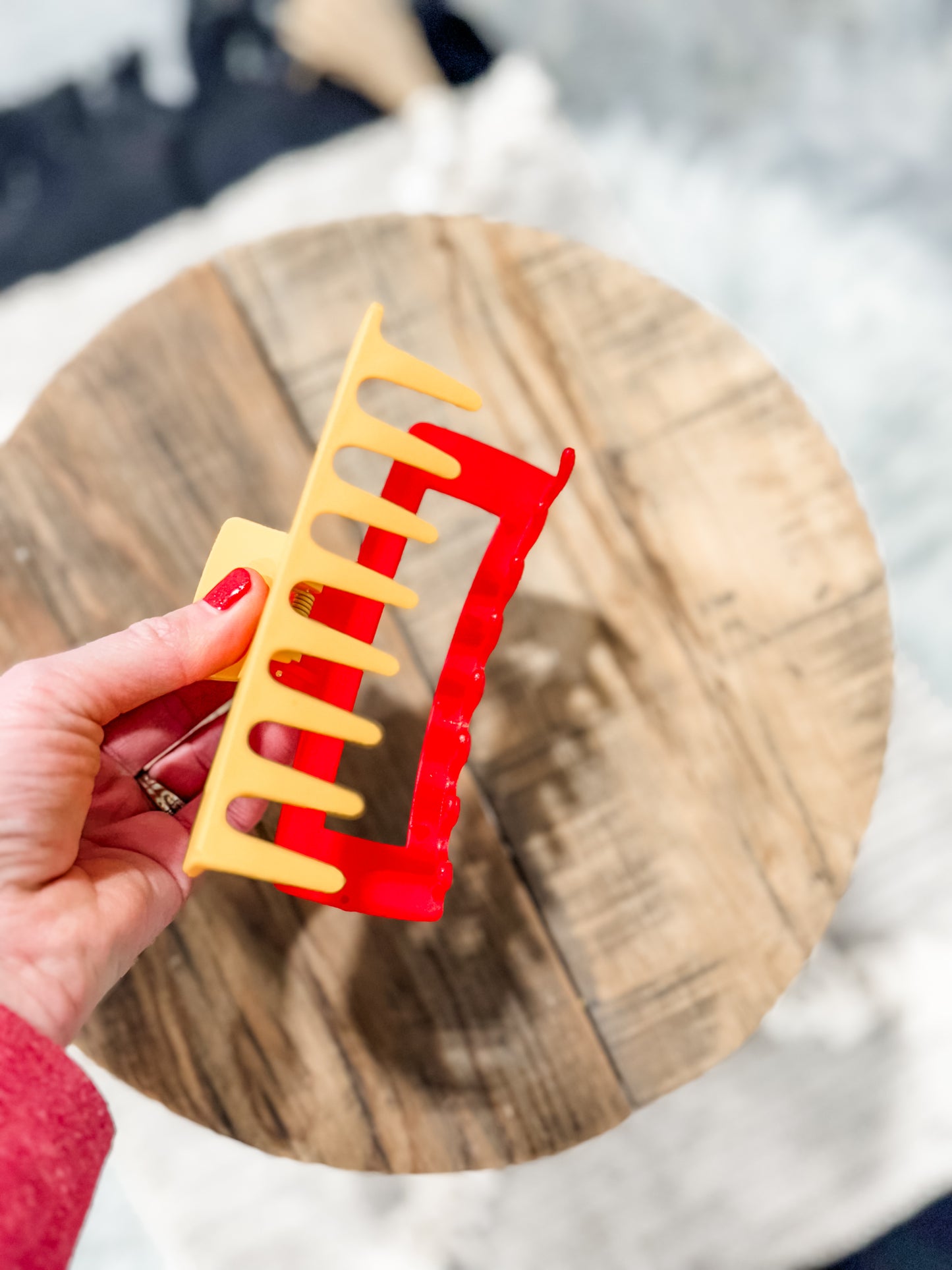 **BLACK FRIDAY DEAL** Red & Gold Claw Clip