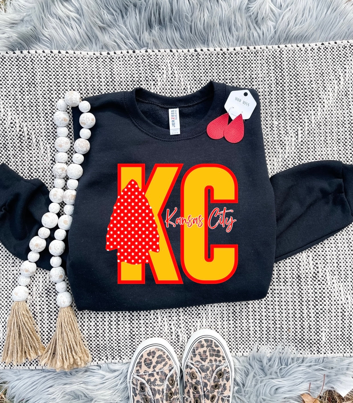 **HALFTIME DEAL** Bold KC Star Arrowhead Kansas City Black Sweatshirt