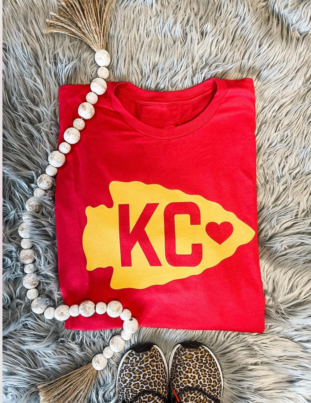 Gold KC Heart Arrowhead Red Shirt – Olive Street Boutique, image size:1018x1319