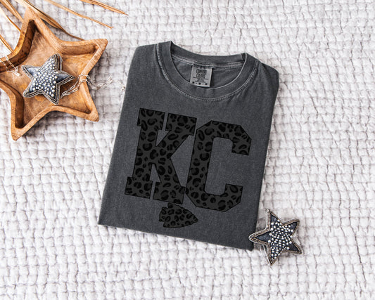 **HALFTIME DEAL** Black Leopard KC Arrow Pepper Tee
