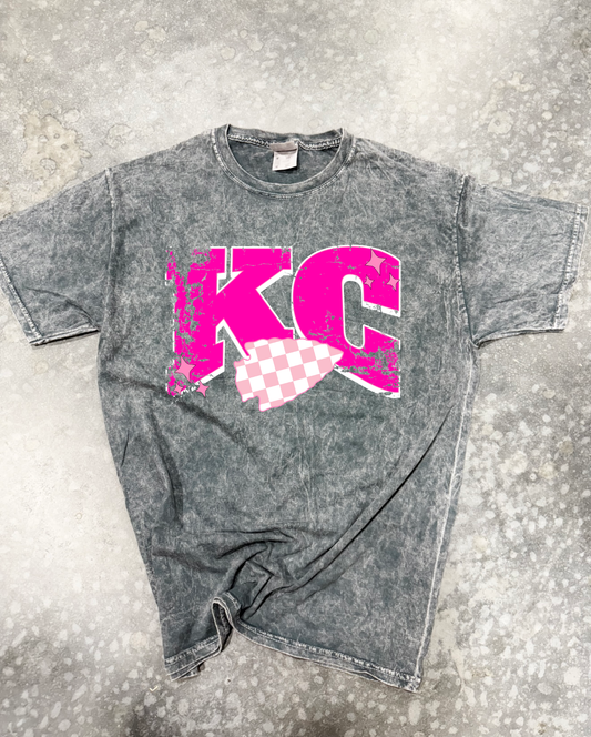 **DEAL OF THE DAY** Pink KC Checkered Arrowhead Grey Mineral Wash Tee