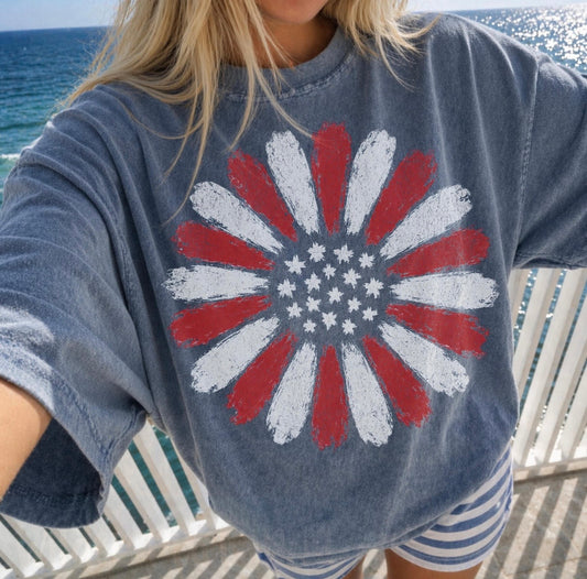 **DEAL OF THE DAY** Red & White Sunflower Ivory Tee