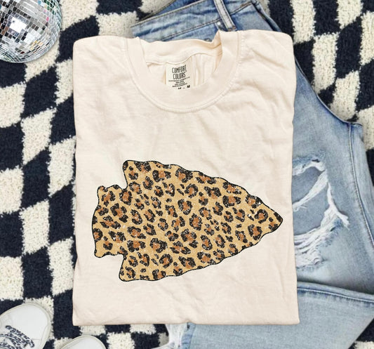 **HALFTIME DEAL** Dark Brown Distessed Arrowhead Ivory Tee