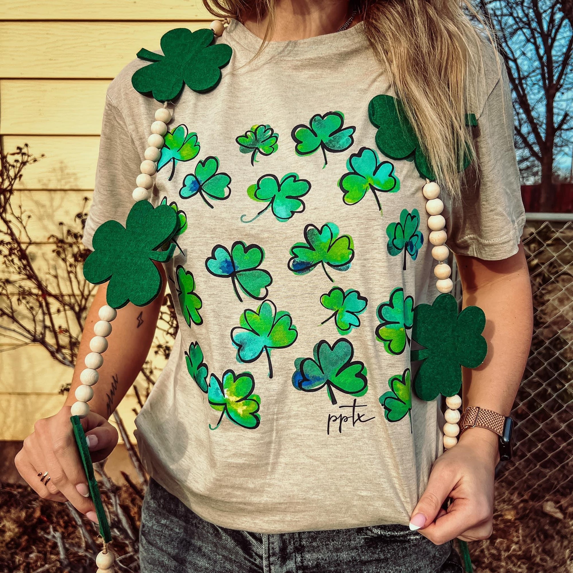 **PREORDER** Watercolor Clover Heather Oatmeal Tee