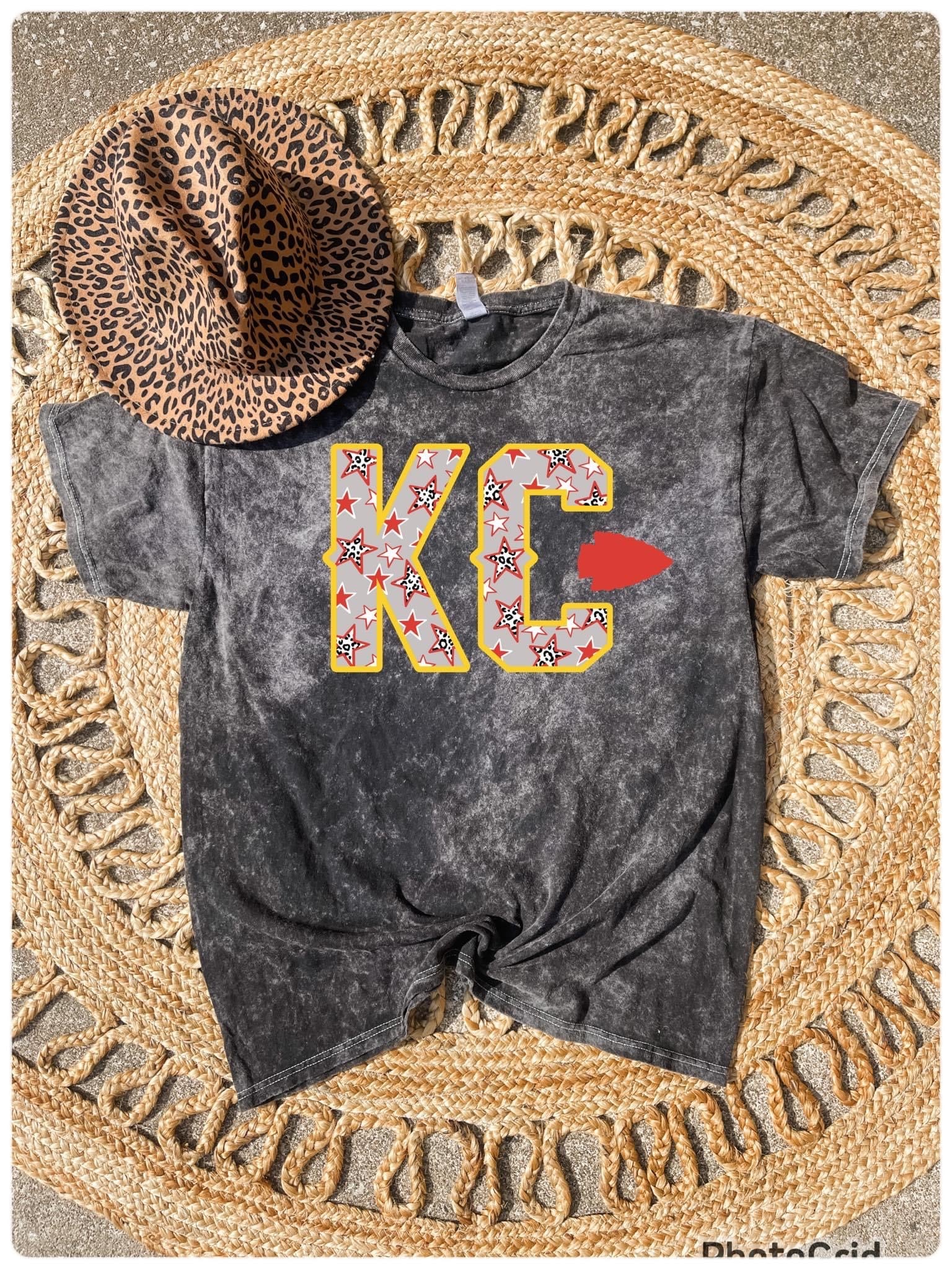 **DEAL OF THE DAY** Grey KC Stars Red Arrowhead Mineral Wash Tee