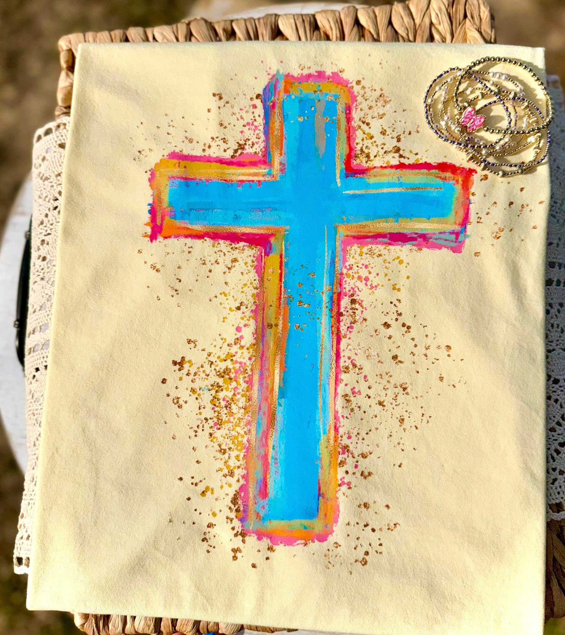 Splatter Cross Banana Tee – Olive Street Boutique