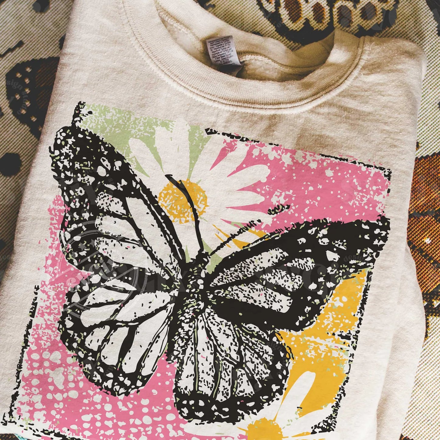 Butterfly Square Sand Sweatshirt
