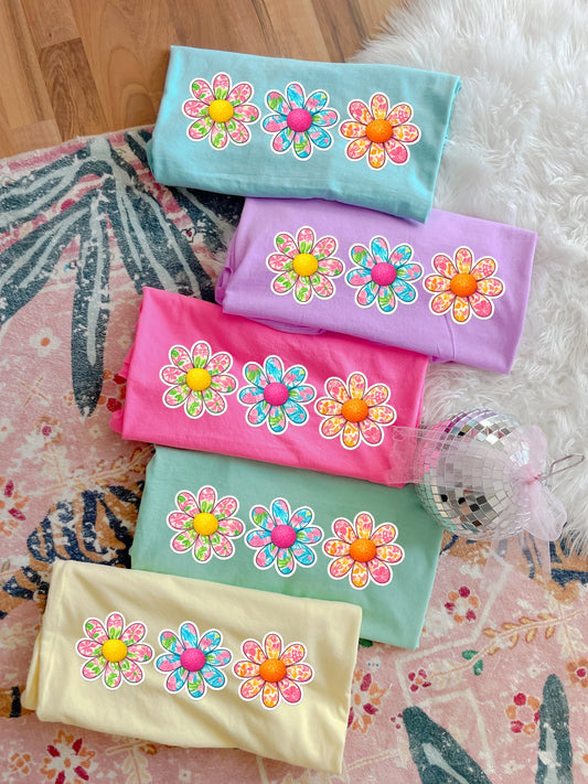 Retro Groovy Flower Daisies Tee