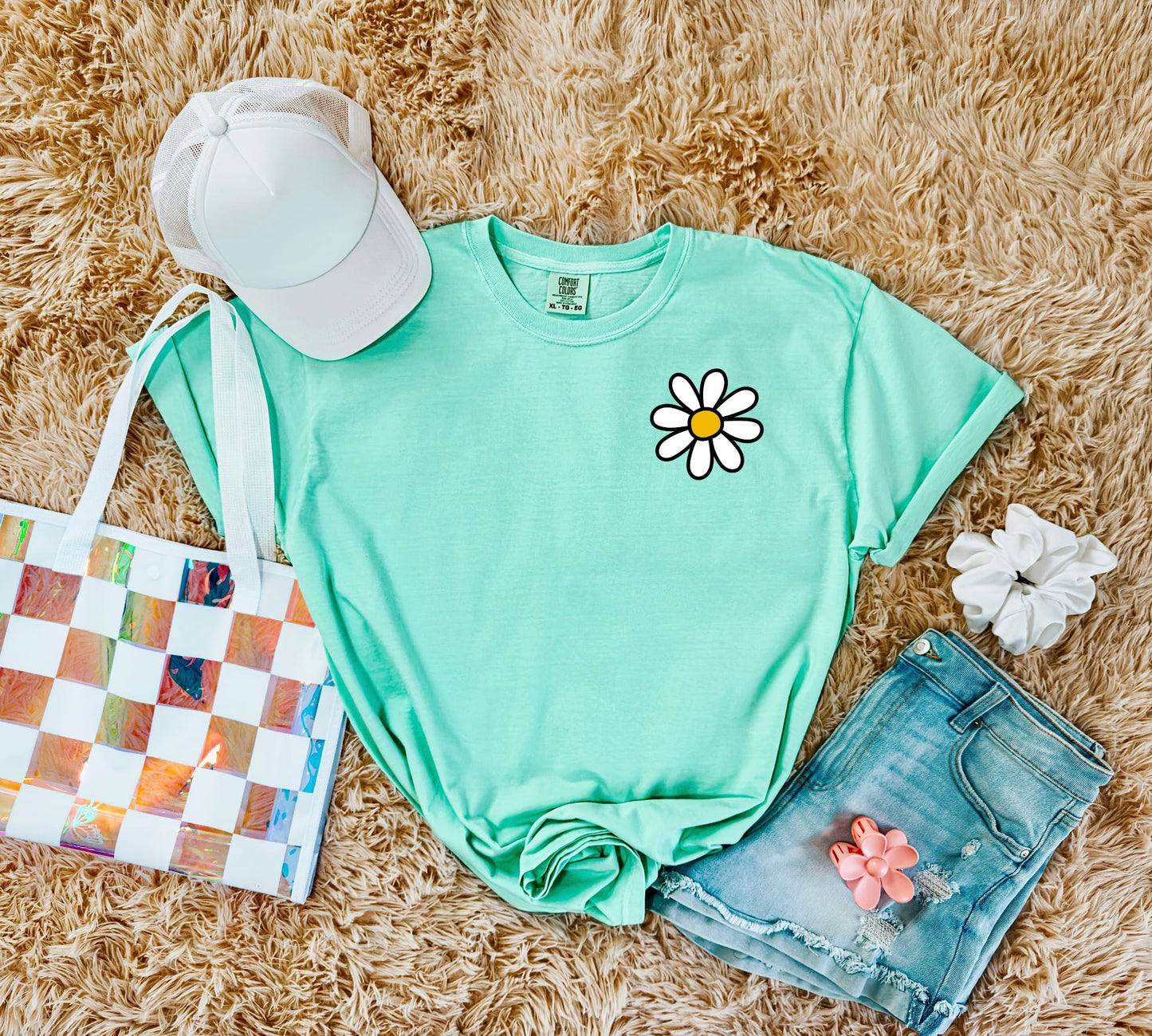 Left Chest White Daisy Island Reef Tee