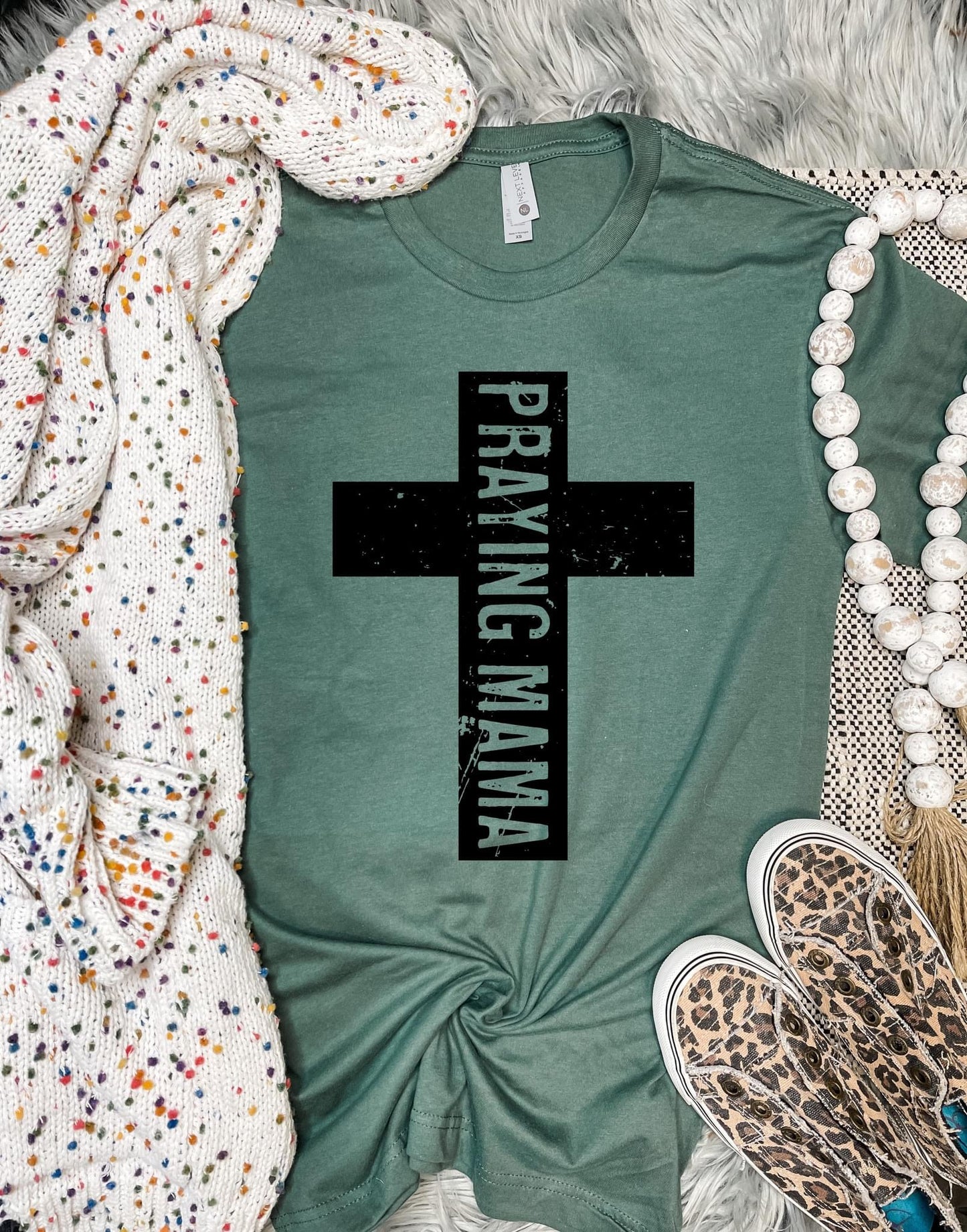 Praying Mama Distressed Cross Pine Tee