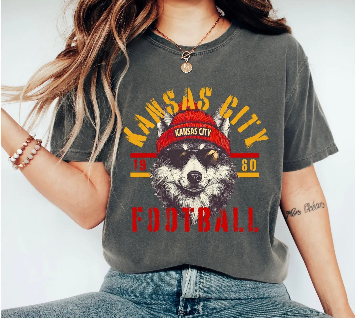 **HALFTIME DEAL** Wolf Red Stocking Hat KC Football Pepper Tee