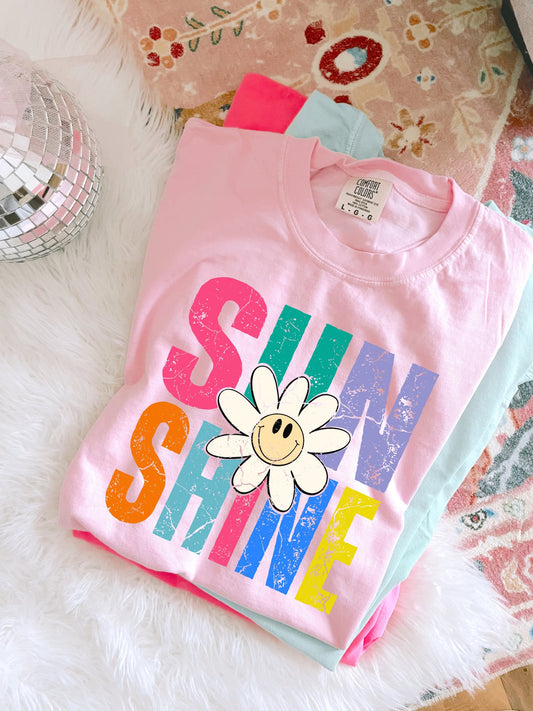 Distressed Sunshine Daisy Blossom Tee