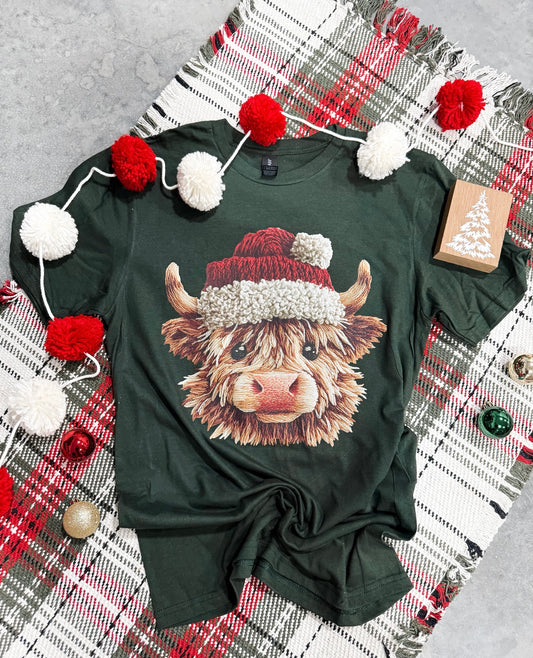 **CHRISTMAS IN JULY** Santa Hat Christmas Highland Cow Forest Short Sleeve T-Shirt