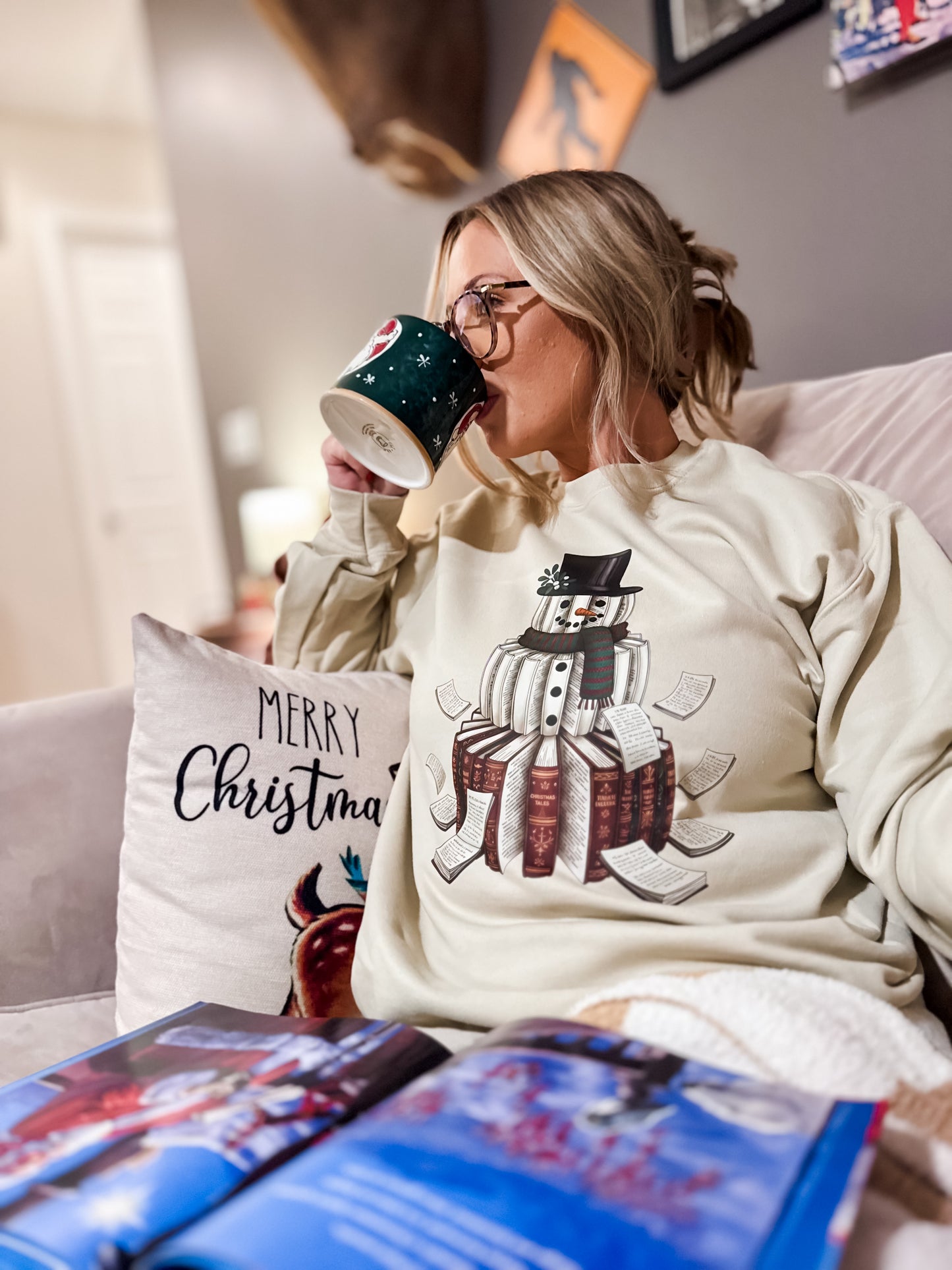 Book Snowman Sand Sweatshirt