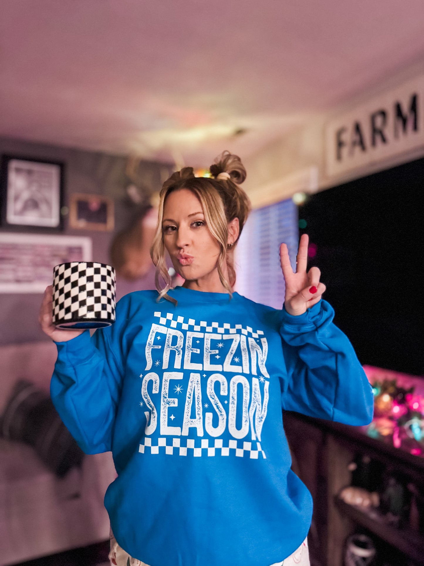 White Freezin Season Grunge Sapphire Sweatshirt