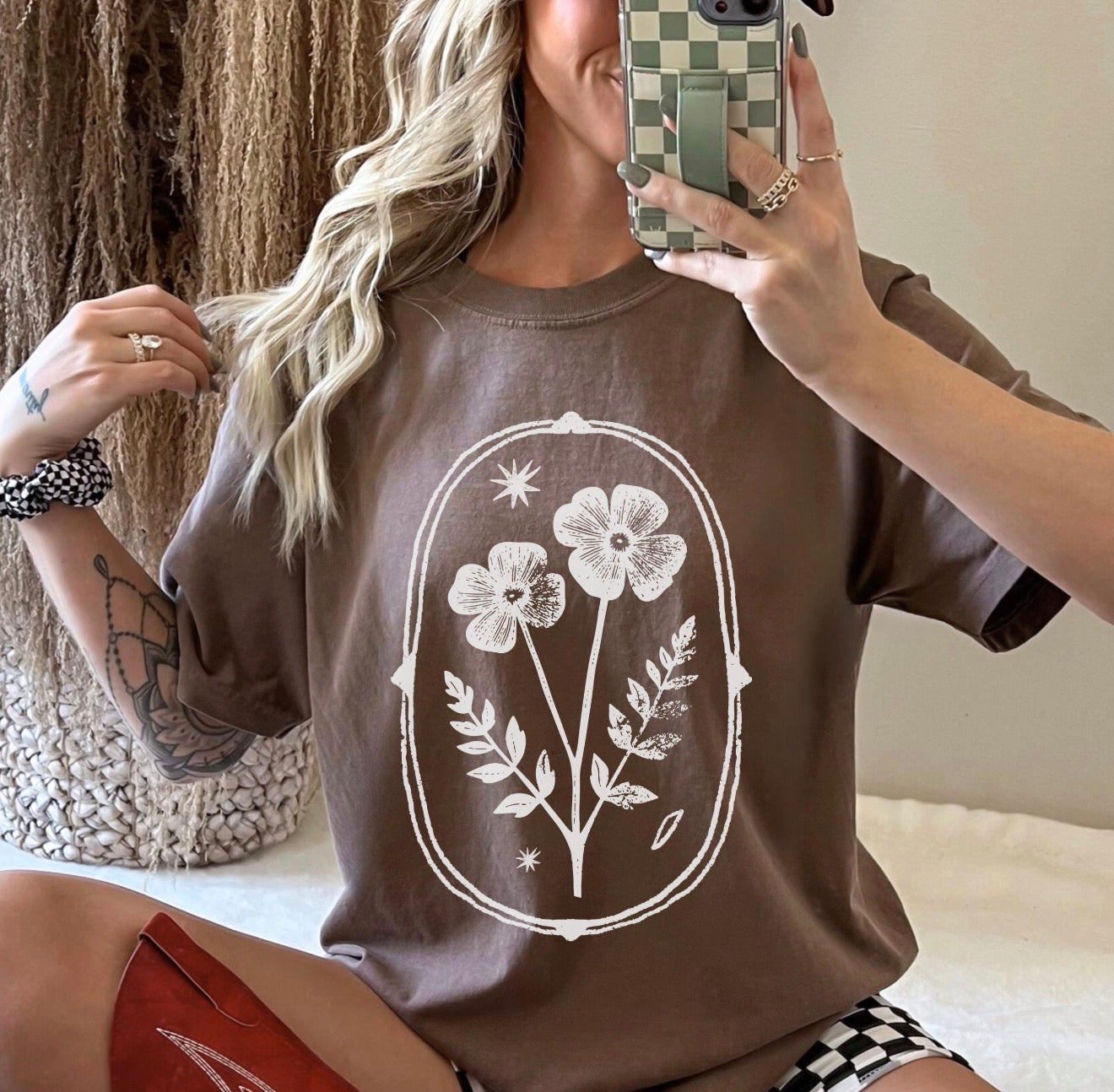 White Vintage Linocut Flower Espresso Tee