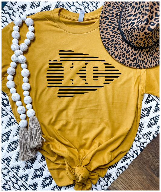 **HALTIME DEAL** Black Lined Arrowhead Heather Mustard Tee